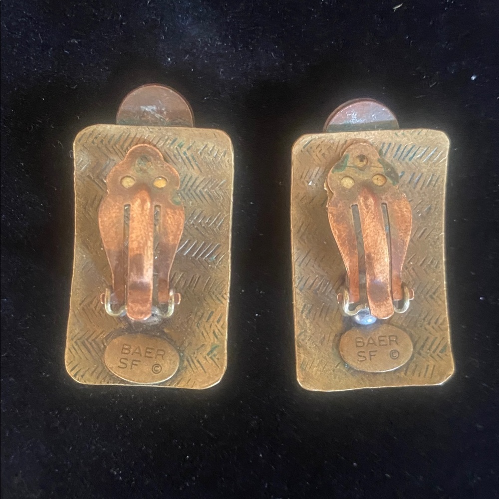 Vintage Geometric Clip On Earrings - Picture 4 of 4